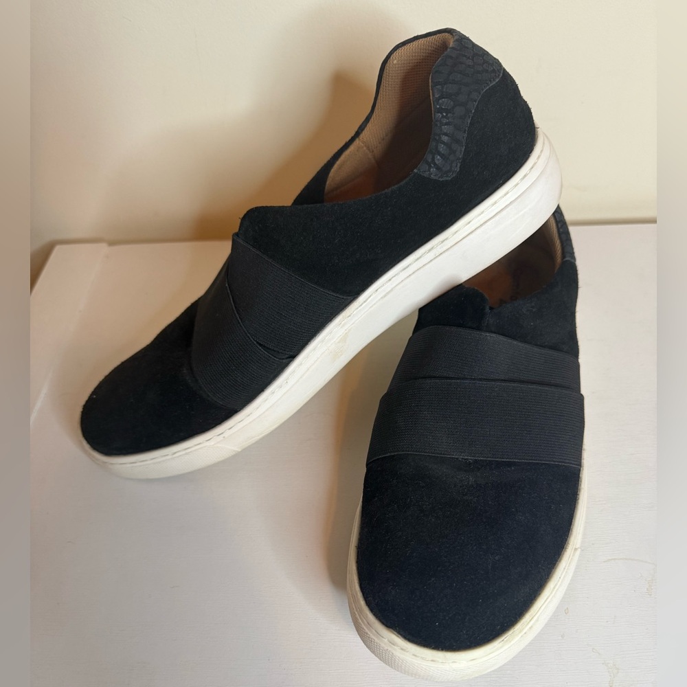 11W Comfortiva Black Slip-On Shoes